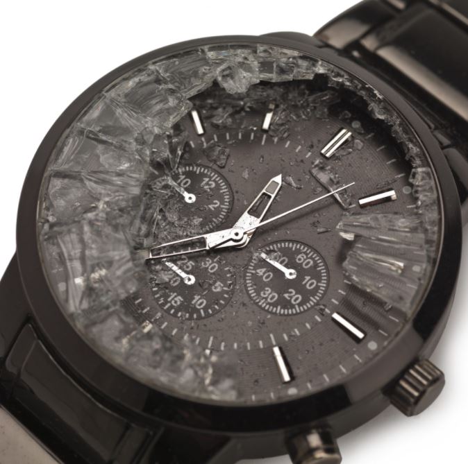 verre-montre-cassee